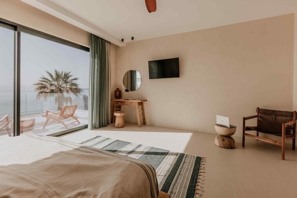 Картинка Ostrako Beachside Suites 4*