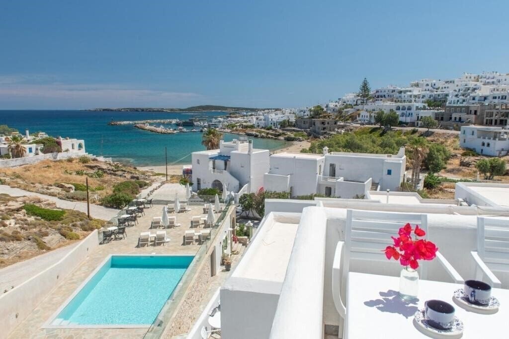 Фото Adonis Hotel & Apartments 3*