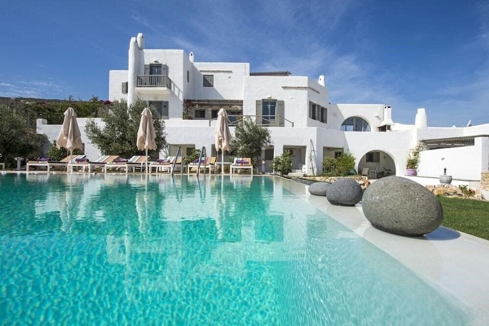 Готель Naoussa Hills Boutique Resort 4*