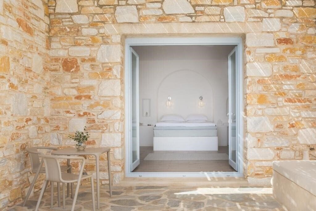 Отель Calme Boutique Hotel 4*