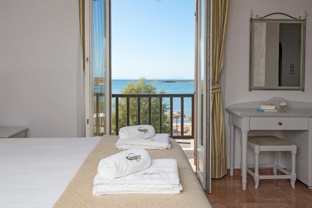 Картинка Contaratos Beach 4*