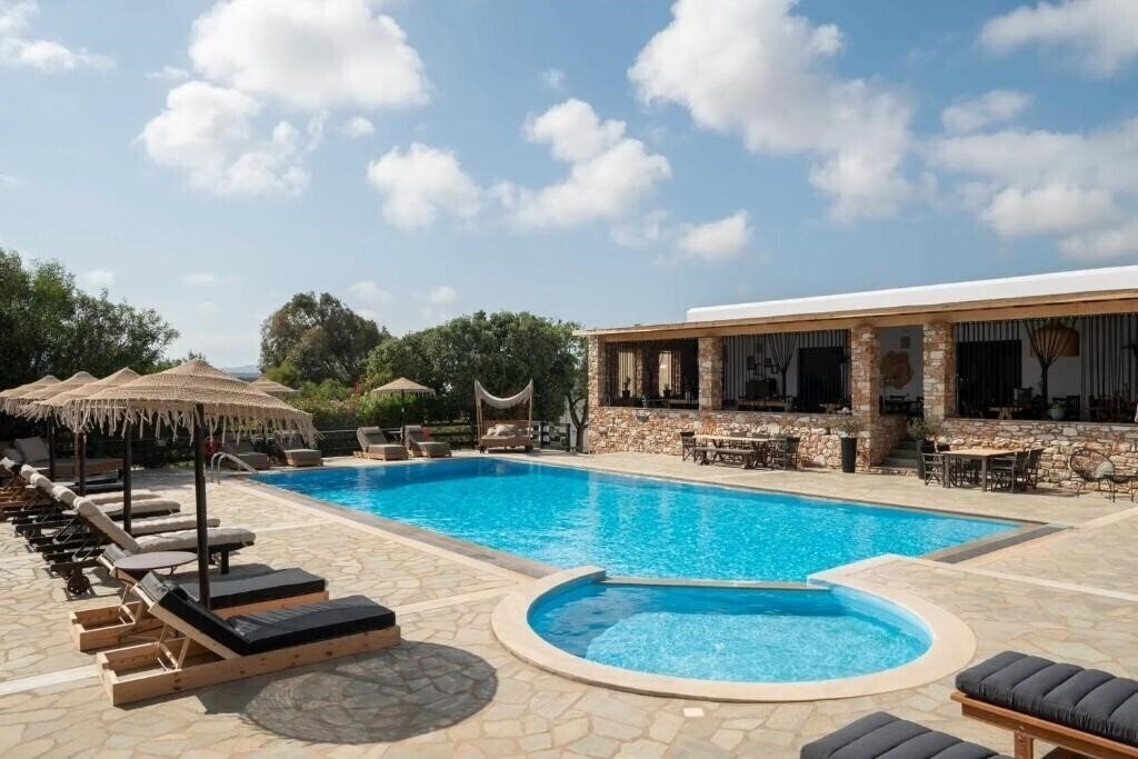 Отель Parosland Hotel 4*