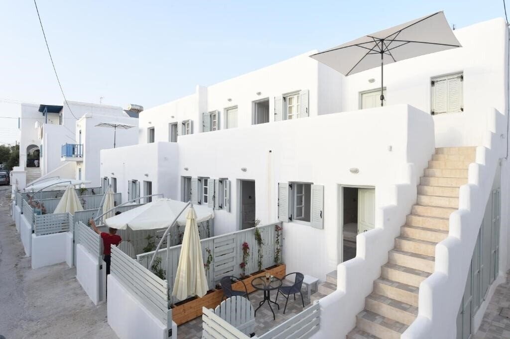Готель Porto Naoussa - Adults Only 4*