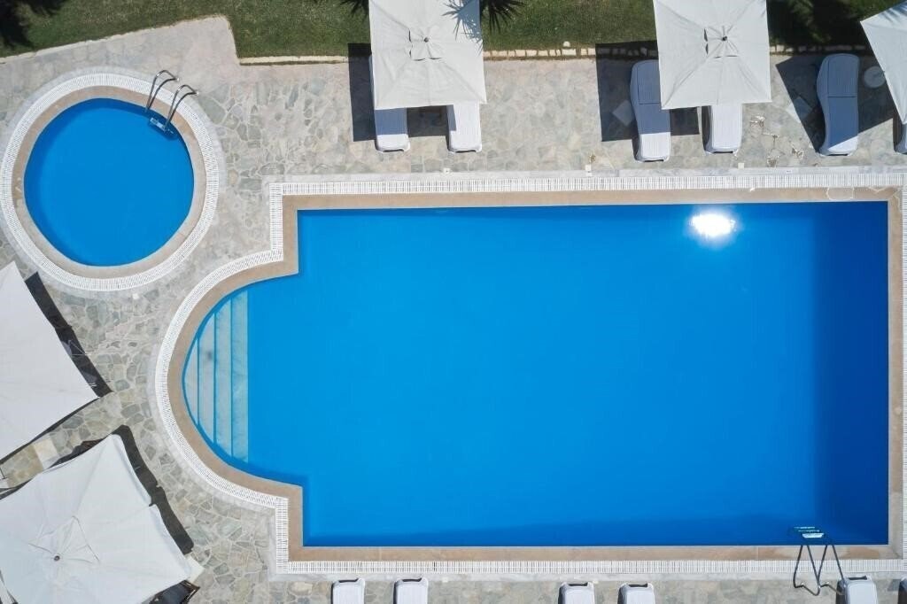 Готель Porto Paros 4*