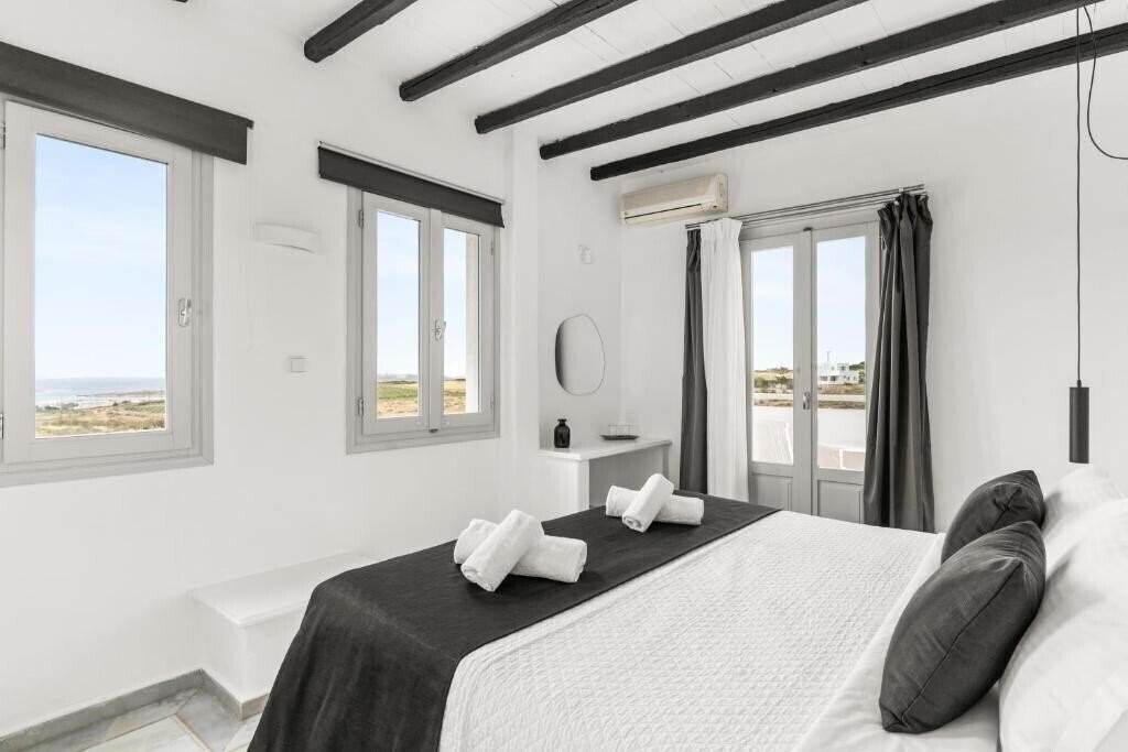 Фото Mr & Mrs White Paros Suites & More 4*