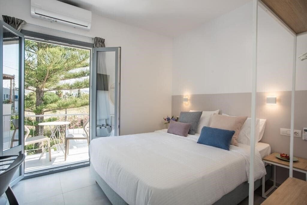 Готель Nautilus Suites 3*
