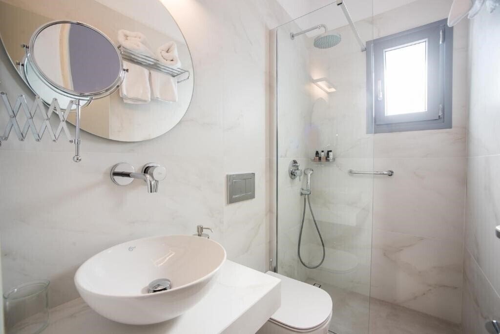 Фотографія Nautilus Suites 3*