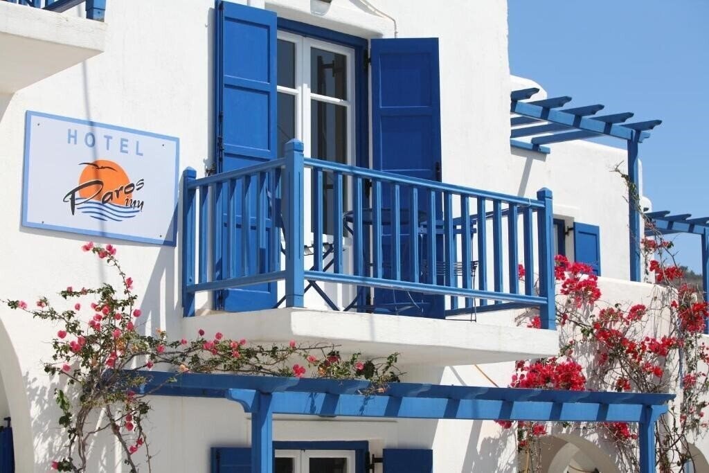 Готель Paros Inn Seafront 3*