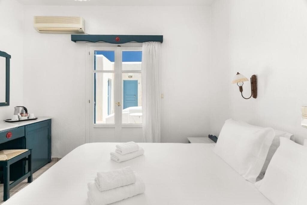 Зображення Paros Inn Seafront 3*