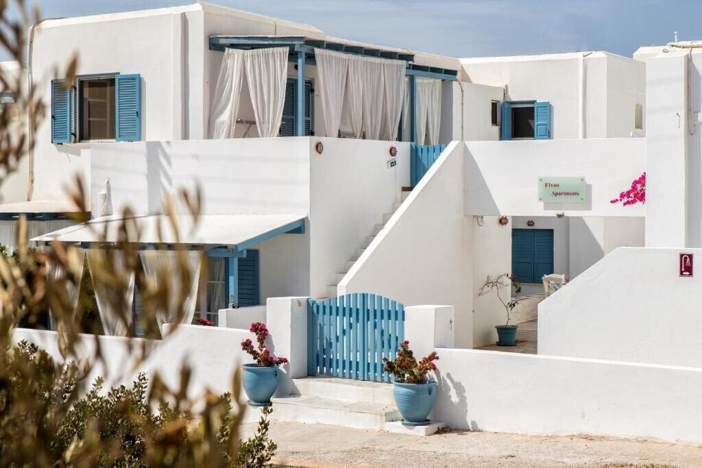 Отель Fivos Apartments 3*