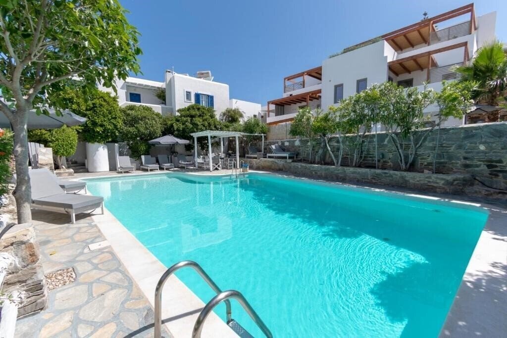 Готель Manos Hotel 3*