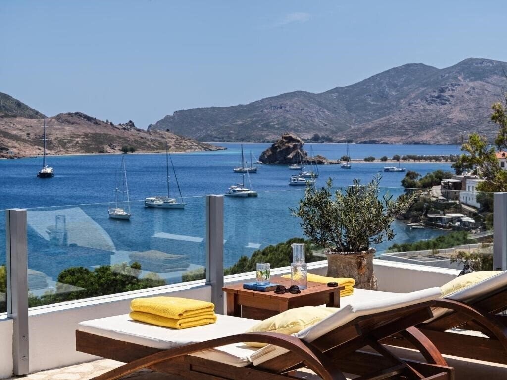Готель Petra Hotel & Suites Patmos 2*