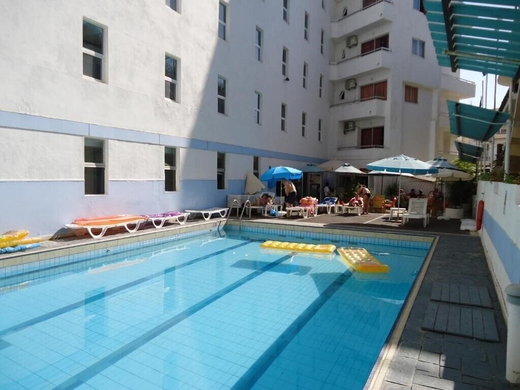 Фото Helena Hotel 2*