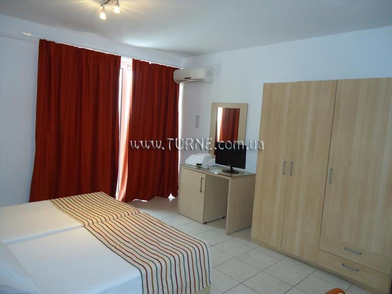 Фото Helena Hotel 2*