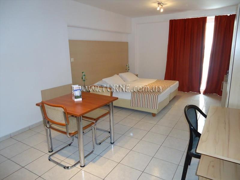 Готель Helena Hotel 2*