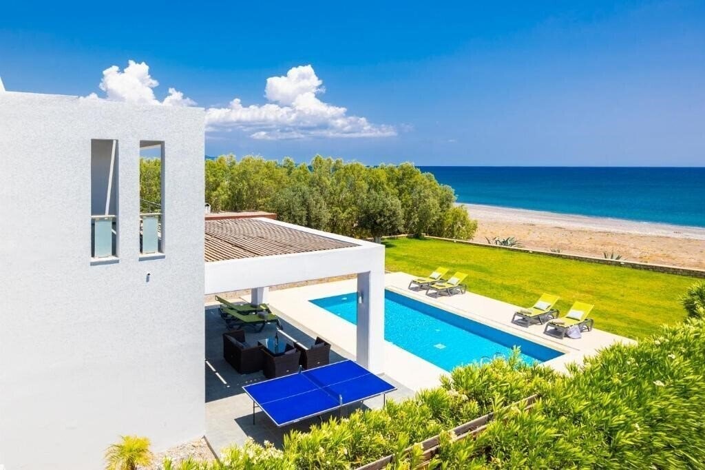 Готель Lachania Villa 5*
