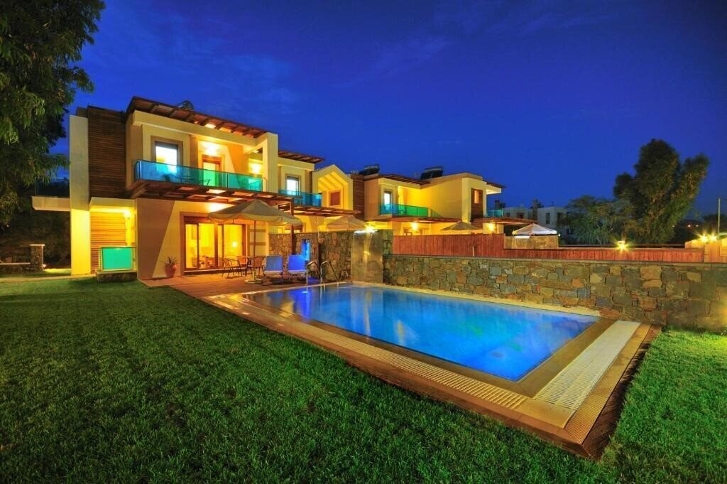 Отель Horizon Line Villas 4*