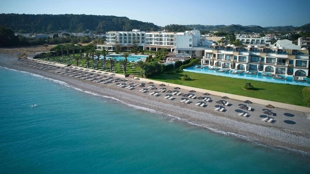 Отель The Ixian Grand & All Suites 5*