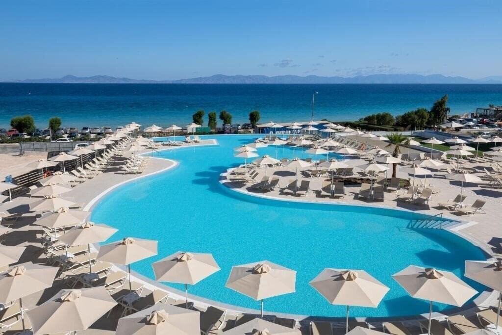 Готель Belair Beach Hotel 4*