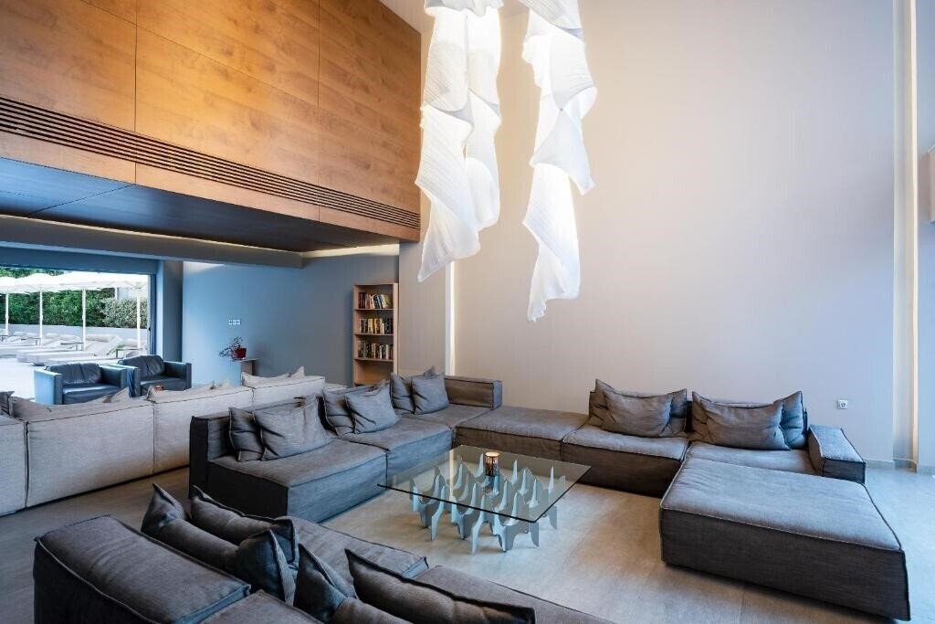 Готель Oktober Downtown Boutique Hotel 3*