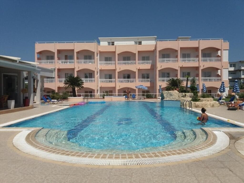Готель Rhodian Rose 3*