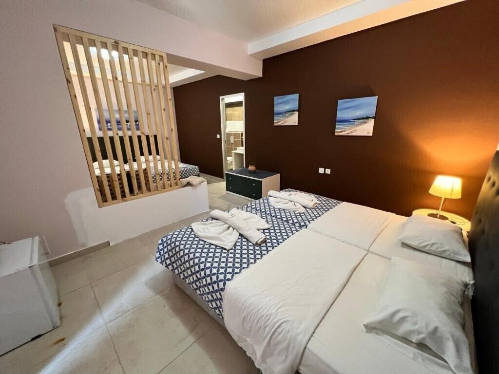 Фото Golden Days Hotel 2*