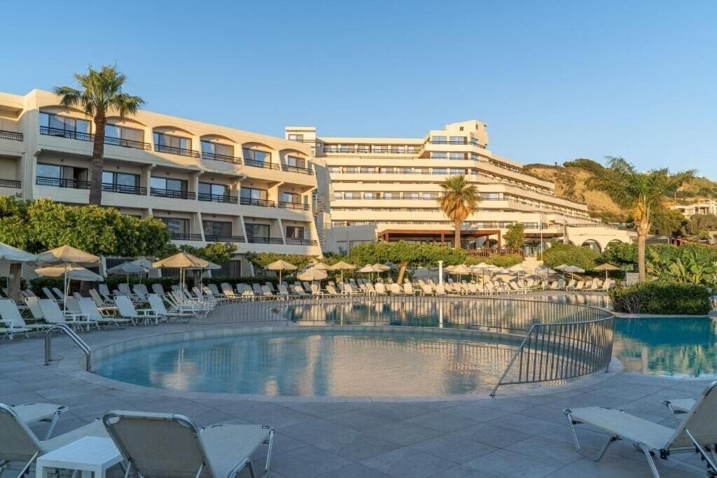 Готель Sol by Melia Cosmopolitan Rhodes 4*