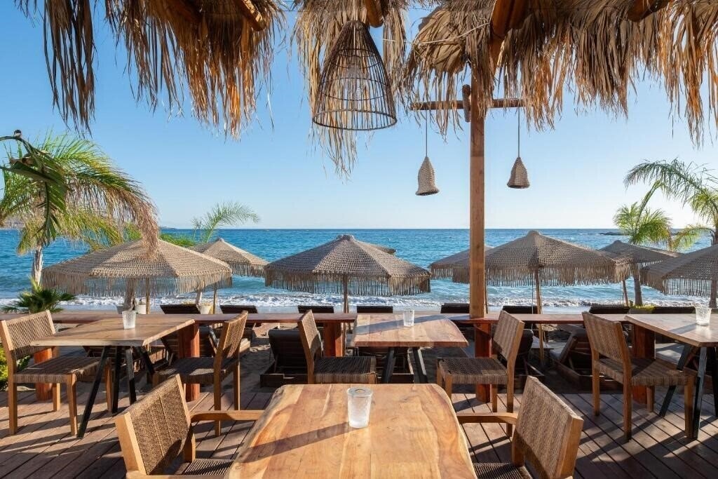 Фотографія Aquarius Beach Hotel 3*