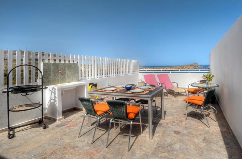 Готель Thea Apartments 4*