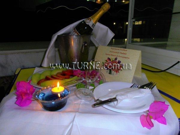 Готель Loutanis Hotel 3*