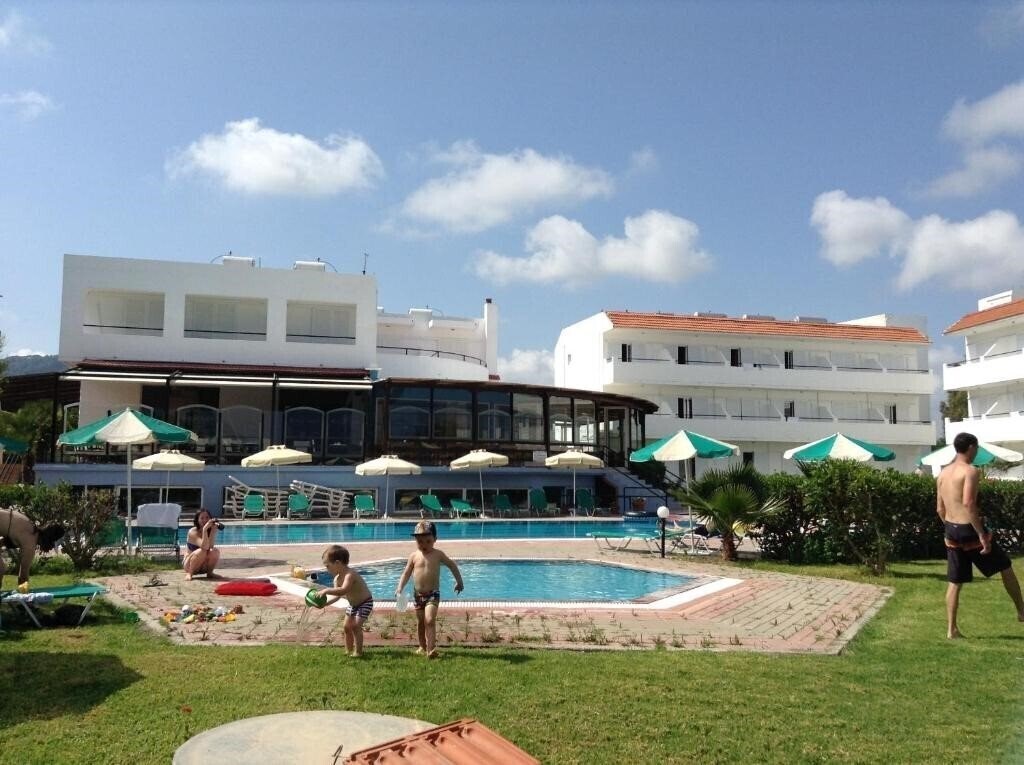 Фото Pylea Beach 3*
