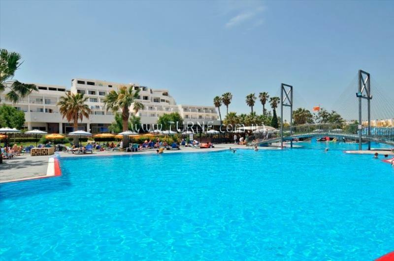 Готель Aquadora Resort & Spa 4*