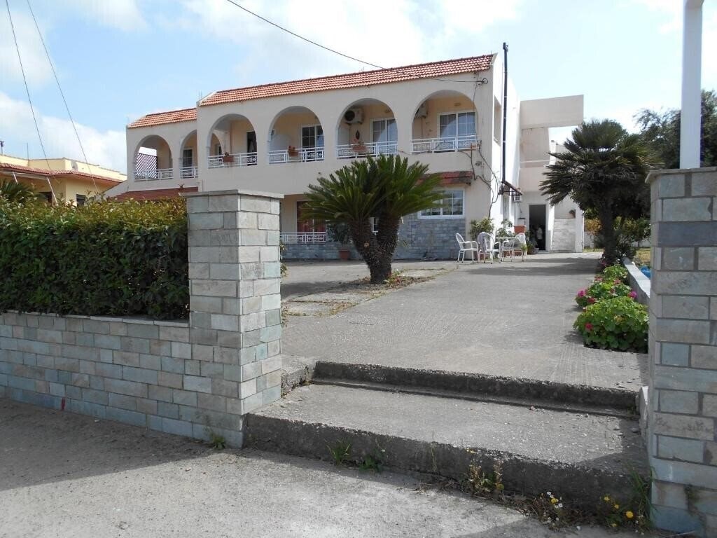 Готель Dimitris studios & apartments 2*