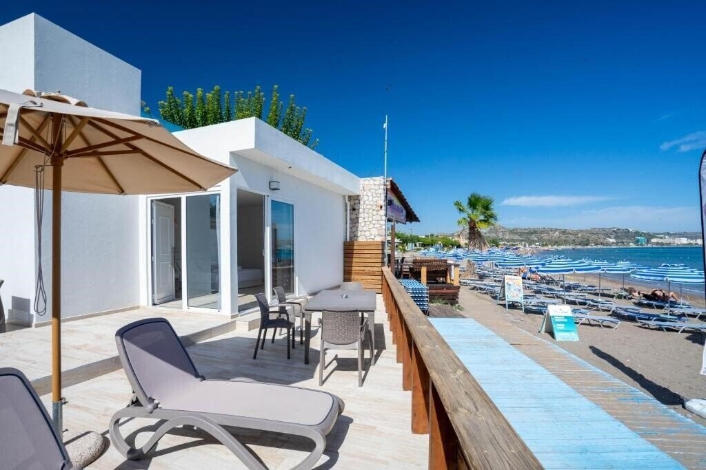 Отель Raffaello Hotel Rhodes 3*