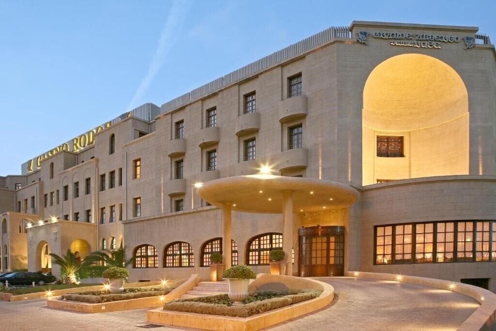 Отель Grande Albergo Delle Rose 5*