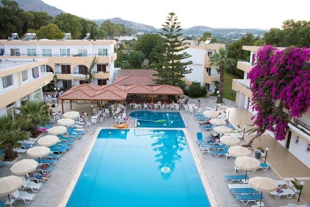 Готель Marathon Hotel 4*