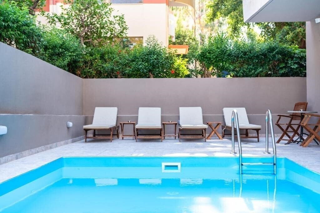 Отель Astron 2*