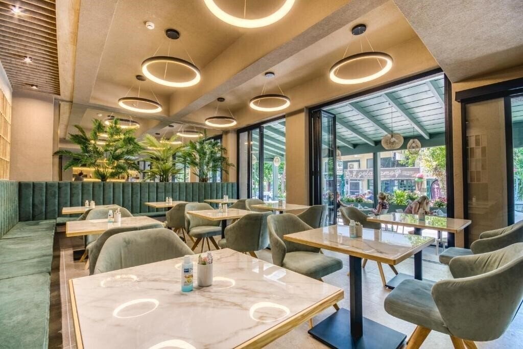 Фотография Astron 2*