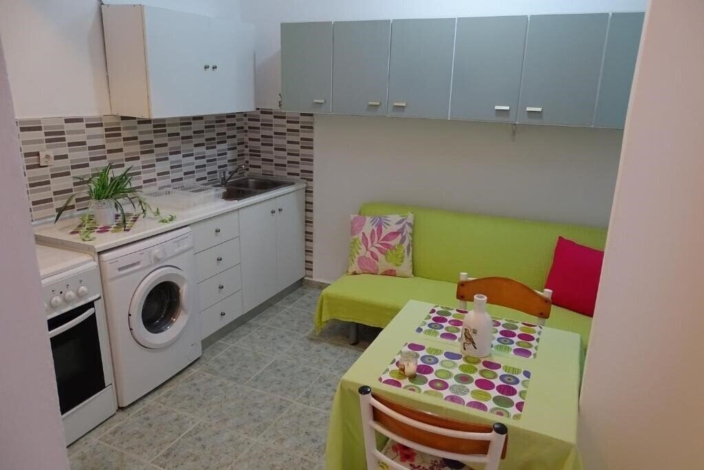 Готель Green Garden Studios 2*