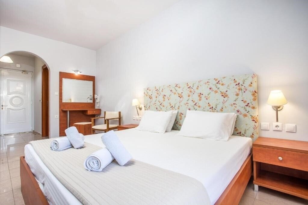 Готель YIANNA STUDIOS (ex. Yianna Studios Apart) апартаменты