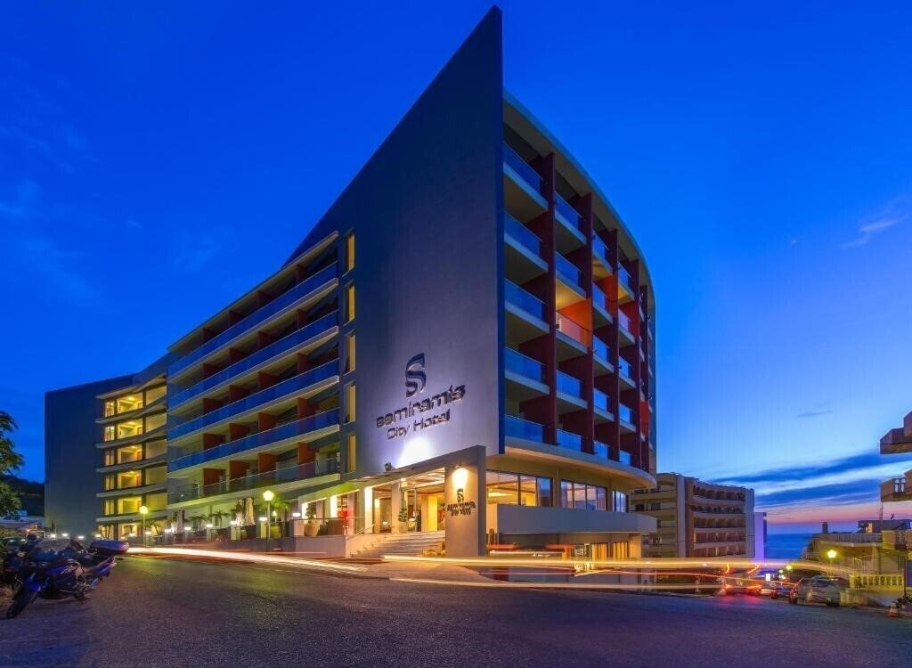 Готель Semiramis City Hotel 4*