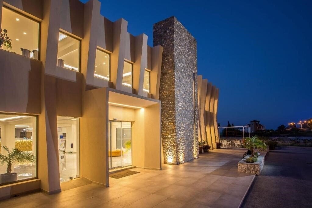 Отель Lardos Bay 3*