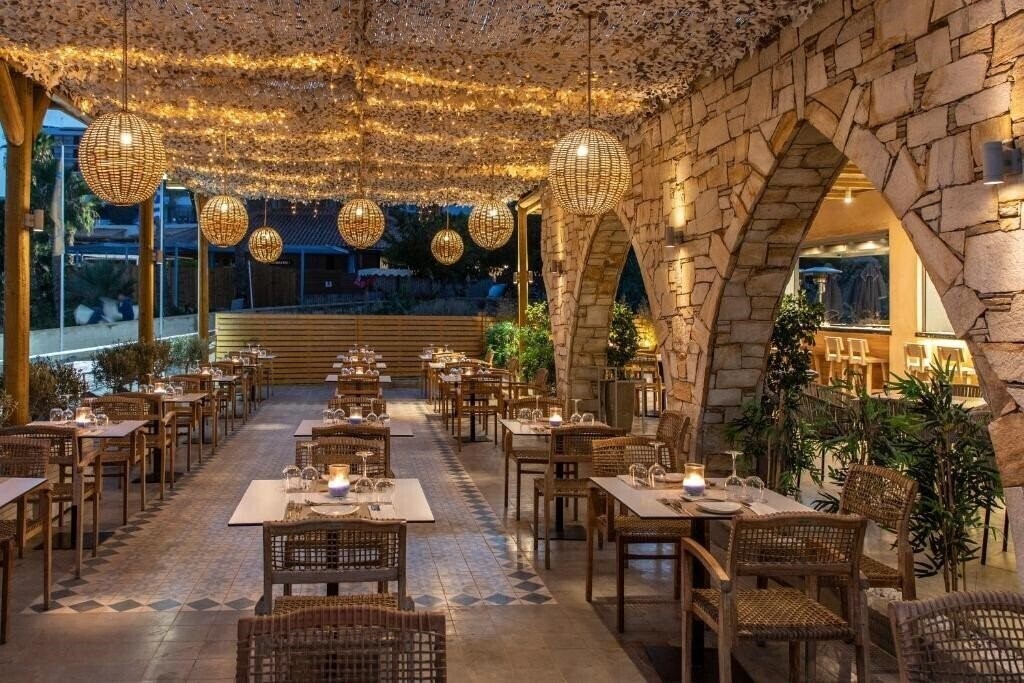 Картинка Eden Roc Resort 5*