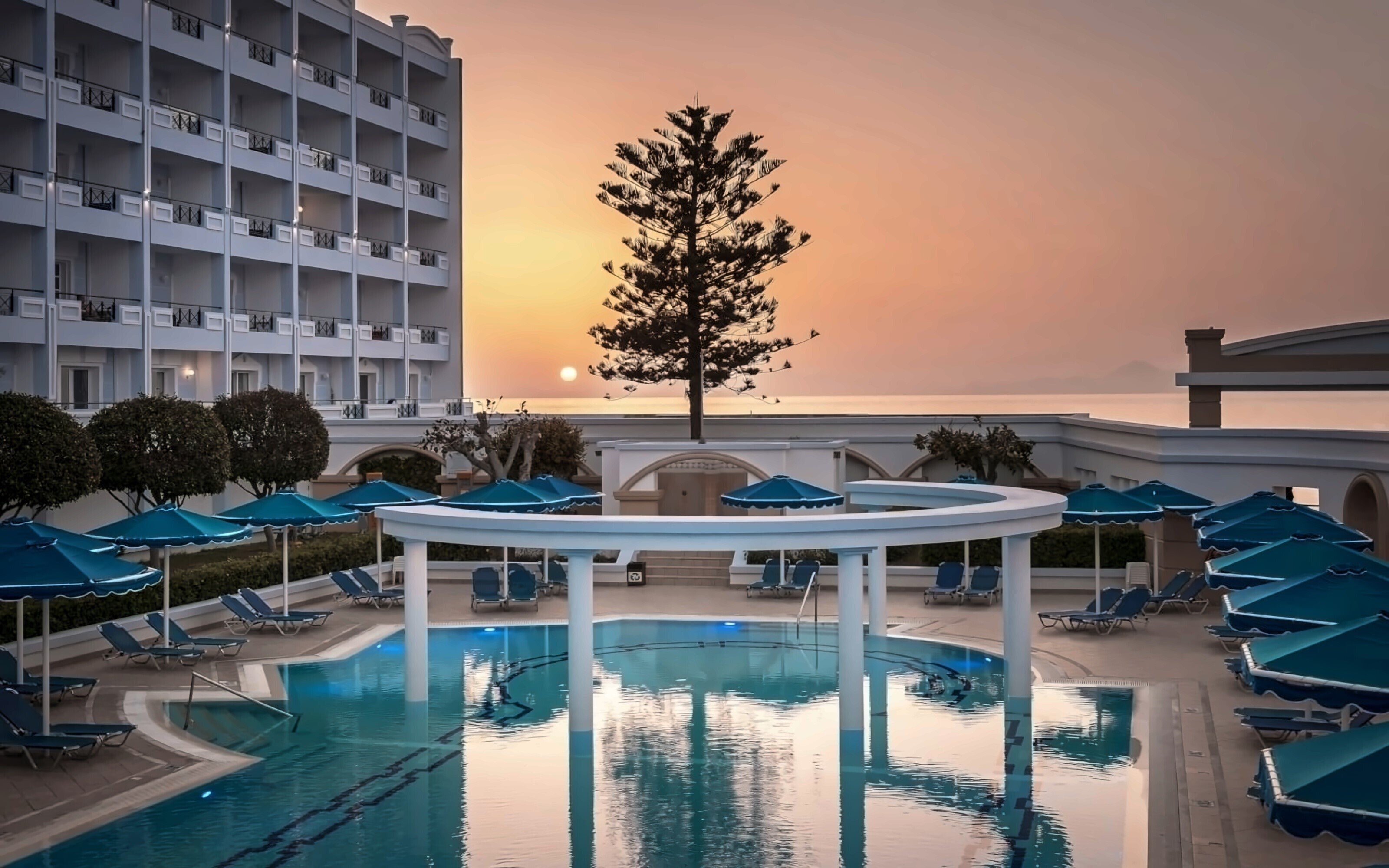 Изображение Mitsis Grand Hotel 5*