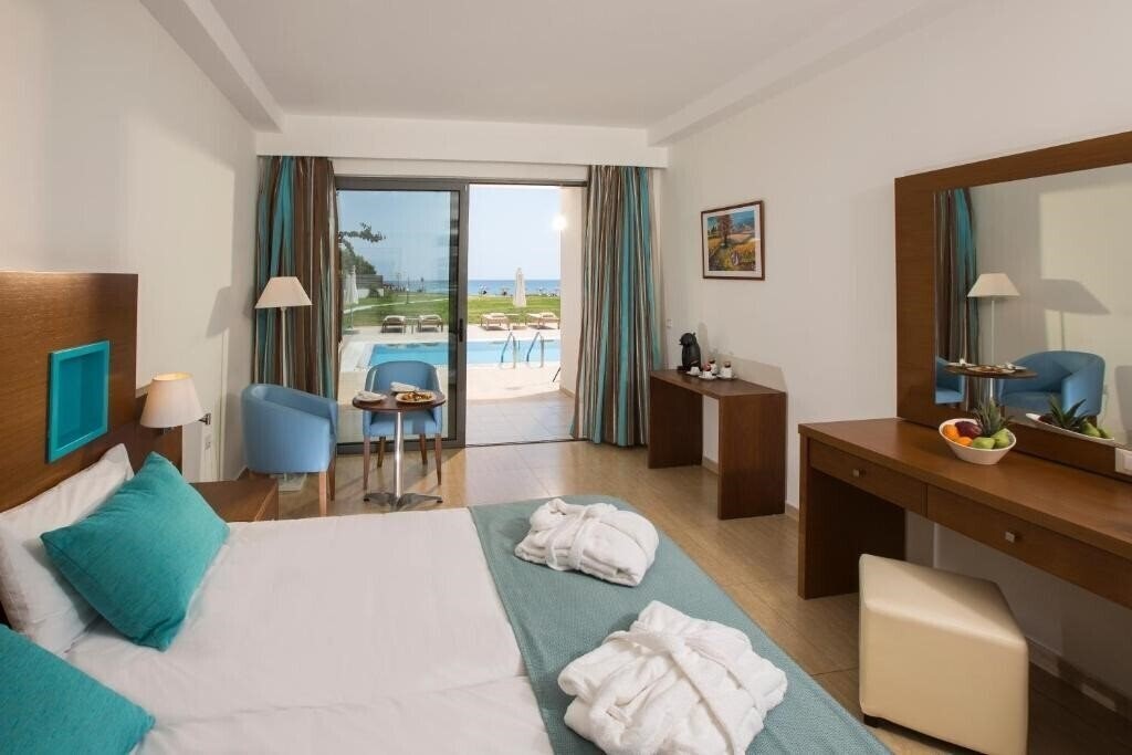 Картинка Asterias Beach Resort 5*