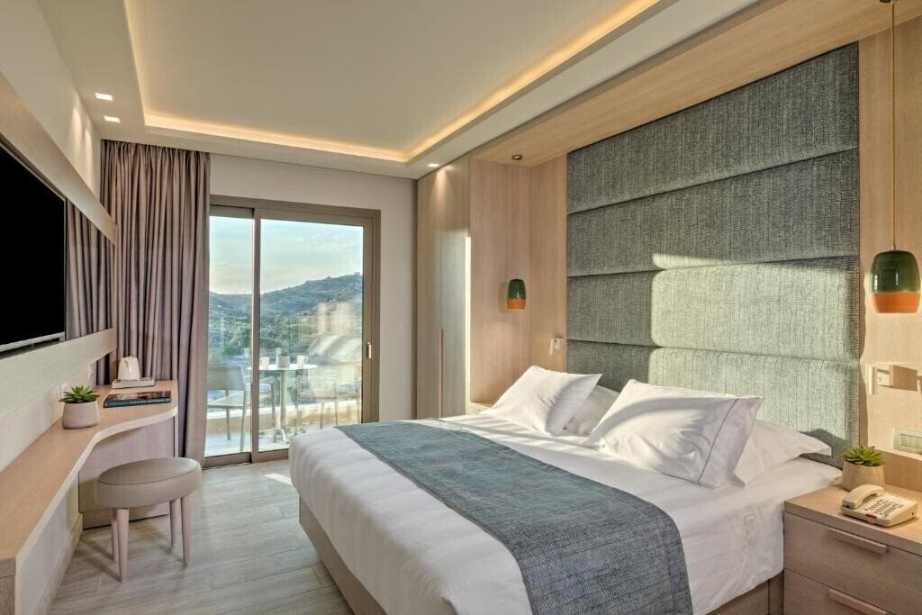 Картинка Amada Colossos Elite 5*