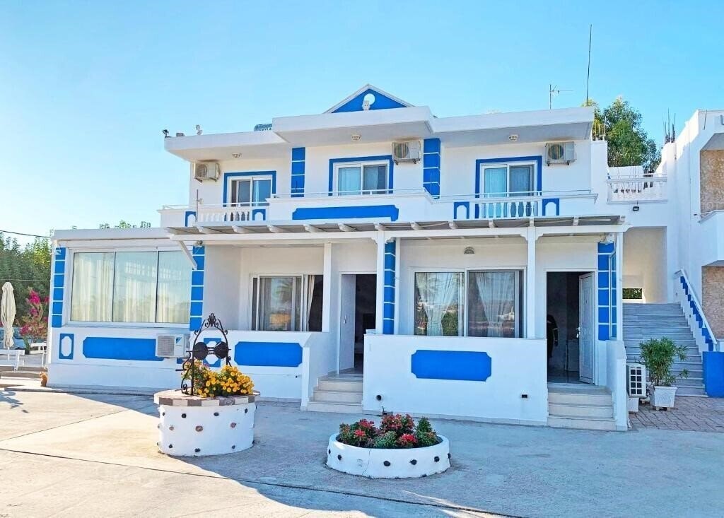 Отель Apollonio Studios 2*