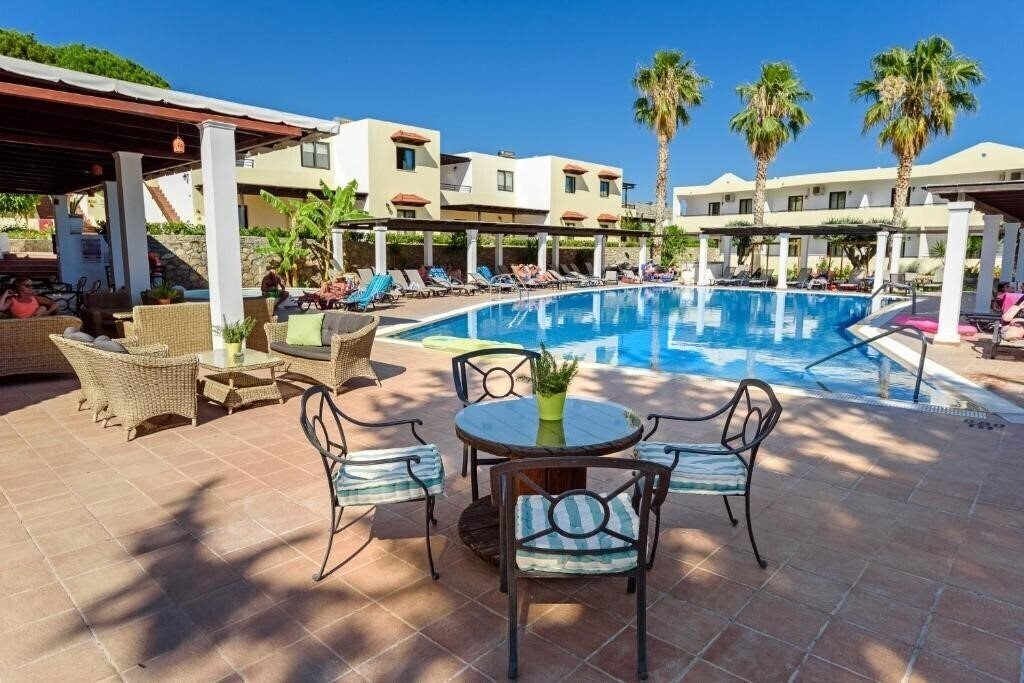 Готель Pefkos Village Resort 3*