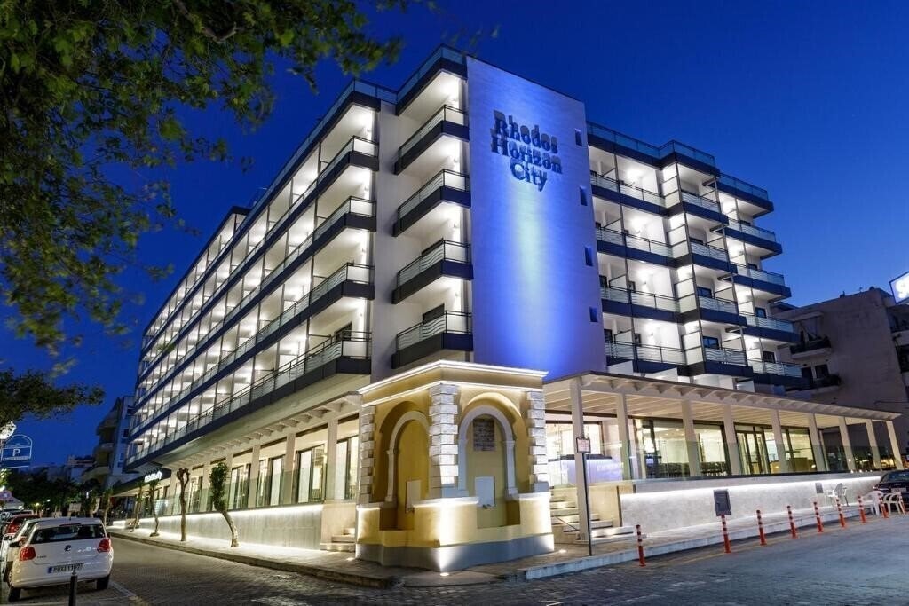 Отель Rhodos Horizon City 4*