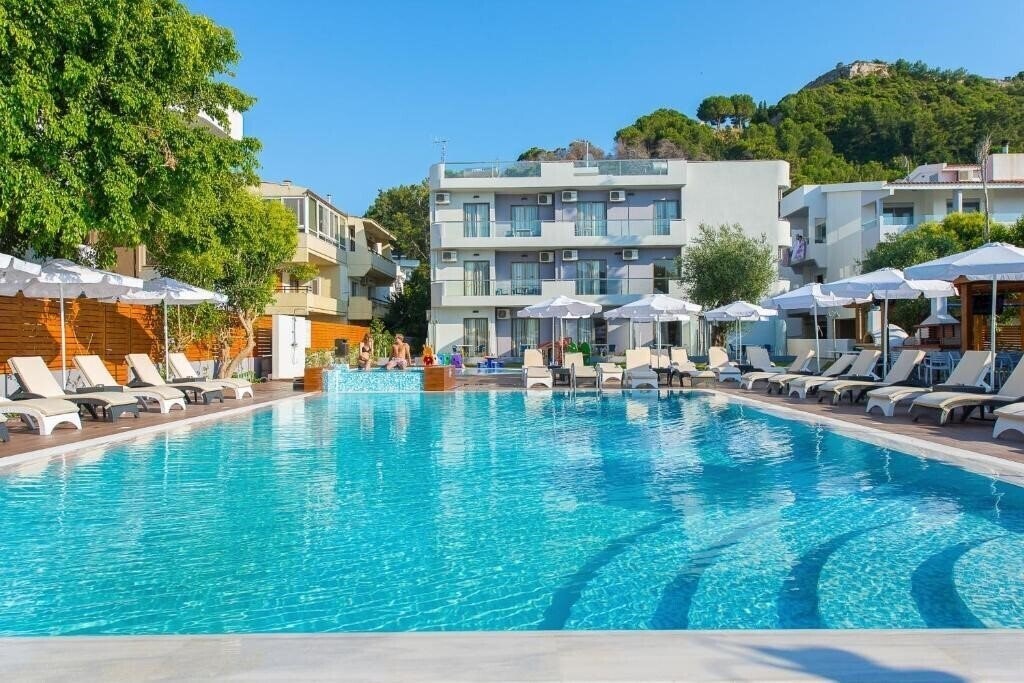 Отель Sunny Days Hotel 4*